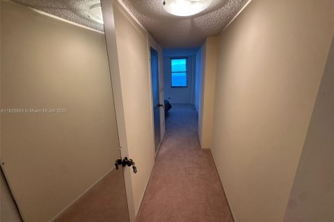 Copropriété à vendre à Miami Beach, Floride: 2 chambres, 149.11 m2 № 1794267 - photo 10