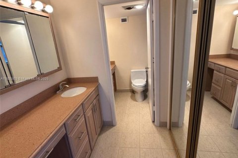 Copropriété à vendre à Miami Beach, Floride: 2 chambres, 149.11 m2 № 1794267 - photo 12