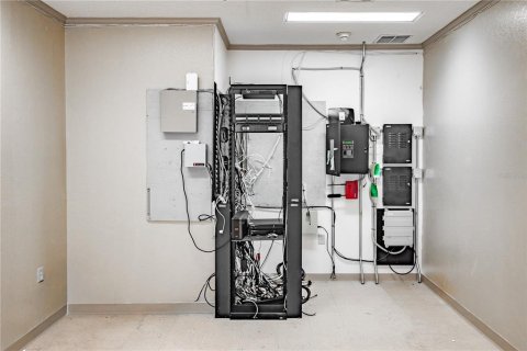 Immobilier commercial à vendre à Thonotosassa, Floride: 3154.03 m2 № 2133430 - photo 19