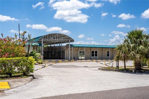 Immobilier commercial à vendre à Thonotosassa, Floride: 3154.03 m2 № 2133430 - photo 4