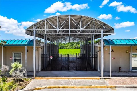 Immobilier commercial à vendre à Thonotosassa, Floride: 3154.03 m2 № 2133430 - photo 6