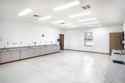 Immobilier commercial à vendre à Thonotosassa, Floride: 3154.03 m2 № 2133430 - photo 14