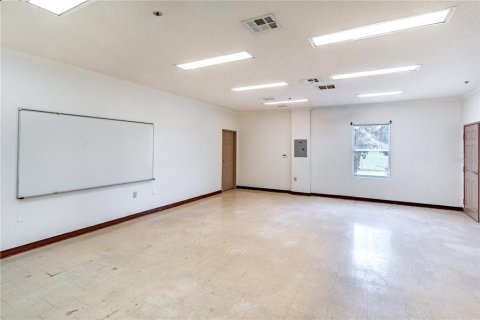 Immobilier commercial à vendre à Thonotosassa, Floride: 3154.03 m2 № 2133430 - photo 21