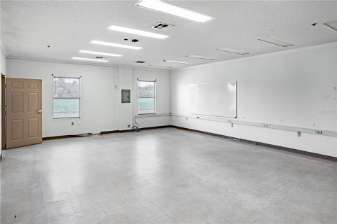Immobilier commercial à vendre à Thonotosassa, Floride: 3154.03 m2 № 2133430 - photo 13