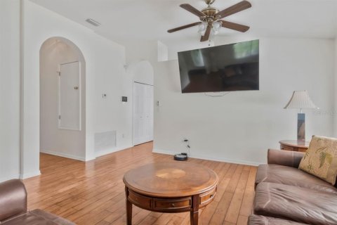 Villa ou maison à vendre à Valrico, Floride: 4 chambres, 189.15 m2 № 2388947 - photo 8