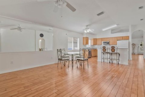 Villa ou maison à vendre à Valrico, Floride: 4 chambres, 189.15 m2 № 2388947 - photo 14