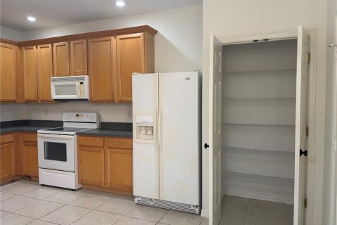 Touwnhouse à louer à Sarasota, Floride: 3 chambres, 181.53 m2 № 2098654 - photo 3