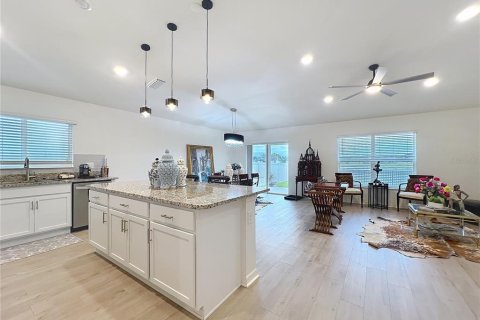 House in Davenport, Florida 4 bedrooms, 158.58 sq.m. № 1528510 - photo 10