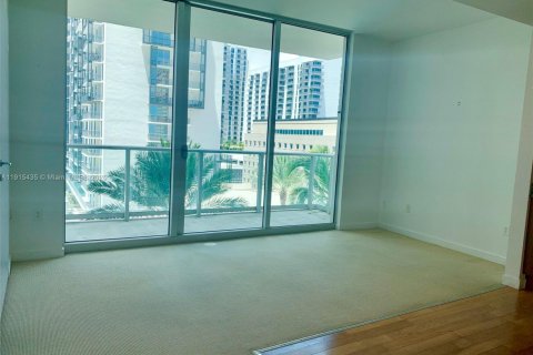 Copropriété à louer à Miami, Floride: 1 chambre, 50.07 m2 № 1970581 - photo 3