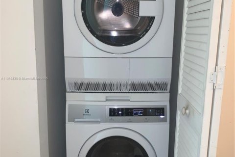 Copropriété à louer à Miami, Floride: 1 chambre, 50.07 m2 № 1970581 - photo 13