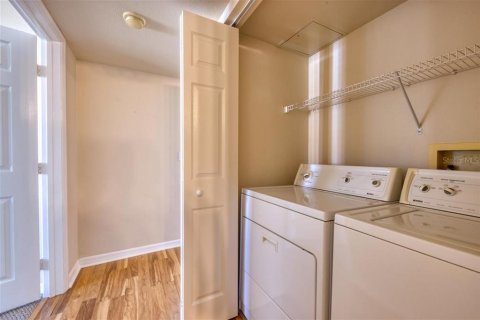 Copropriété à louer à Sarasota, Floride: 2 chambres, 98.29 m2 № 2396810 - photo 18