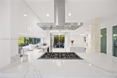 Купить виллу или дом в Майами, Флорида 5 спален, 255.2м2, № 2178958 - фото 18