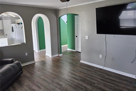 House in Winter Haven, Florida 4 bedrooms, 211.82 sq.m. № 1879346 - photo 12