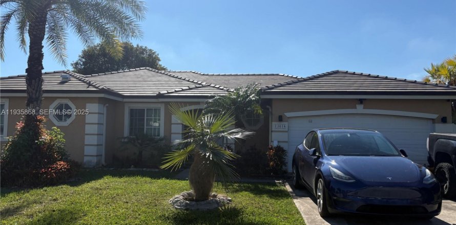 Casa en Miami, Florida 4 dormitorios, 182.74 m2 № 1995831