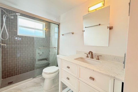 Condominio en venta en Hallandale Beach, Florida, 1 dormitorio, 61.32 m2 № 1975043 - foto 17