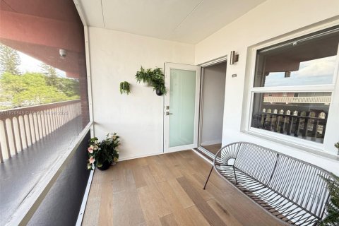 Condominio en venta en Hallandale Beach, Florida, 1 dormitorio, 61.32 m2 № 1975043 - foto 10