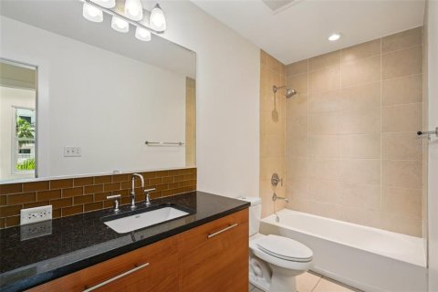 Купить кондоминиум в Сент-Питерсберг, Флорида 7 комнат, 114.64м2, № 1829112 - фото 27