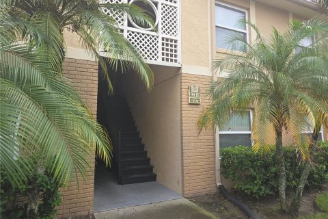 Condo in Orlando, Florida, 2 bedrooms  № 1914908 - photo 1