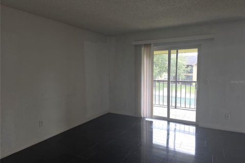 Condo in Orlando, Florida, 2 bedrooms  № 1914908 - photo 2