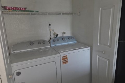 Condo in Orlando, Florida, 2 bedrooms  № 1914908 - photo 8