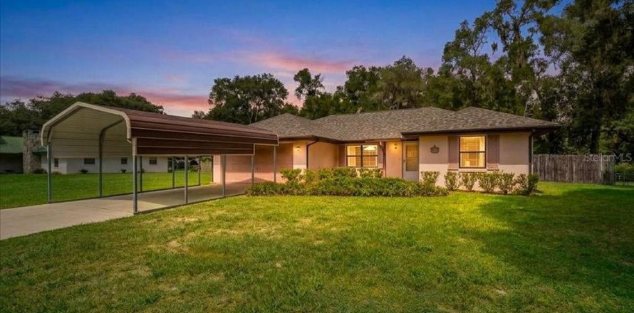 House in Inverness, Florida 3 bedrooms, 120.22 sq.m. № 2396513