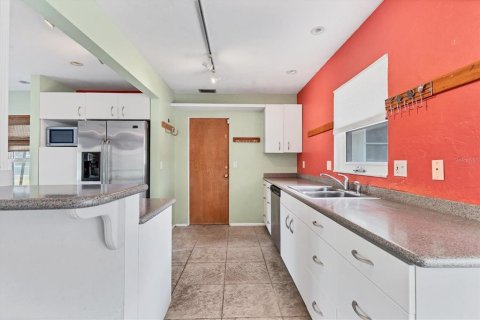 House in Sarasota, Florida 3 bedrooms, 165.46 sq.m. № 1686629 - photo 19