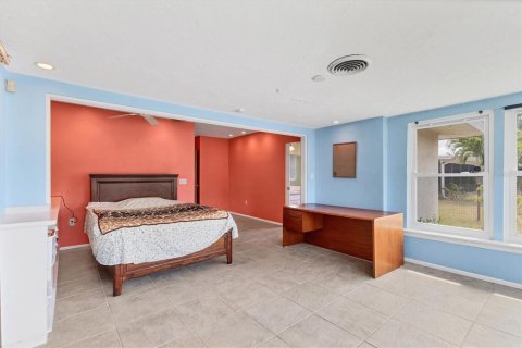 House in Sarasota, Florida 3 bedrooms, 165.46 sq.m. № 1686629 - photo 26