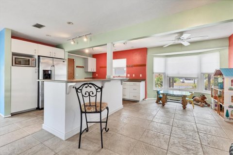 House in Sarasota, Florida 3 bedrooms, 165.46 sq.m. № 1686629 - photo 16