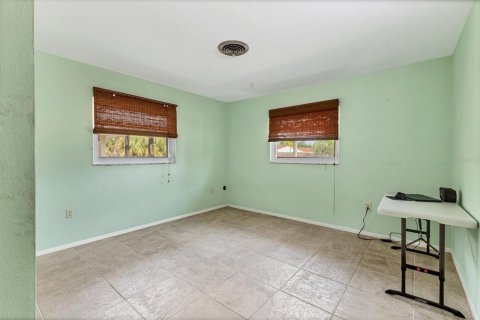 House in Sarasota, Florida 3 bedrooms, 165.46 sq.m. № 1686629 - photo 30