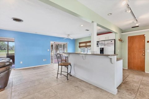 House in Sarasota, Florida 3 bedrooms, 165.46 sq.m. № 1686629 - photo 15