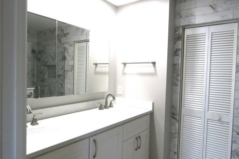 Casa en venta en Sarasota, Florida, 2 dormitorios, 134.8 m2 № 2158043 - foto 22