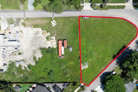 Land in Cutler Bay, Florida № 2055316 - photo 6