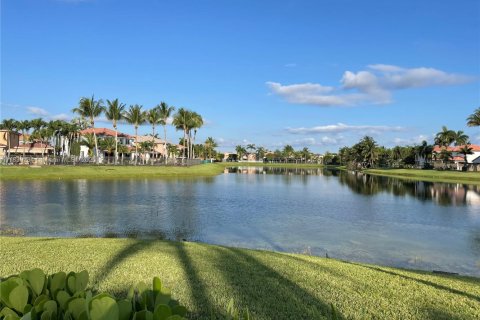 Commercial property in Kendall, Florida № 1827488 - photo 8