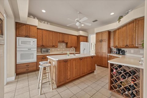 House in Sarasota, Florida 4 bedrooms, 367.99 sq.m. № 1534293 - photo 18