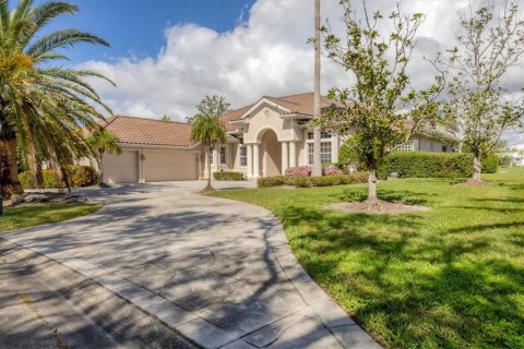 House in Sarasota, Florida 4 bedrooms, 367.99 sq.m. № 1534293 - photo 6