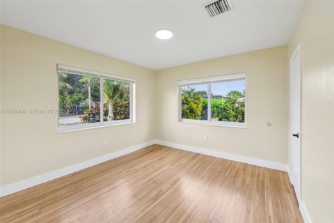 Casa en venta en Miami, Florida, 3 dormitorios, 142.05 m2 № 1983791 - foto 18