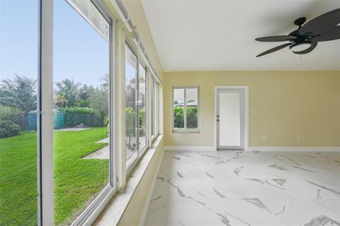 Casa en venta en Miami, Florida, 3 dormitorios, 142.05 m2 № 1983791 - foto 9