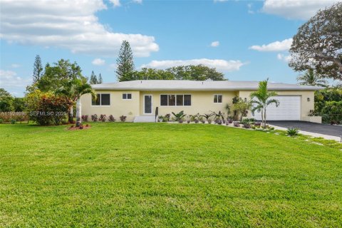 Casa en venta en Miami, Florida, 3 dormitorios, 142.05 m2 № 1983791 - foto 1