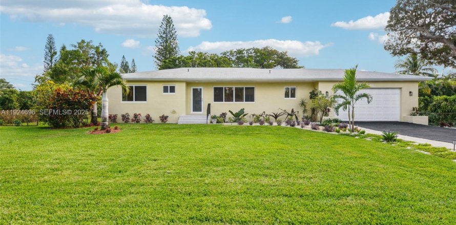 Casa en Miami, Florida 3 dormitorios, 142.05 m2 № 1983791