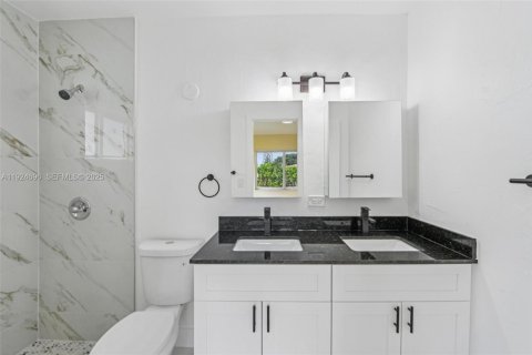 Casa en venta en Miami, Florida, 3 dormitorios, 142.05 m2 № 1983791 - foto 24