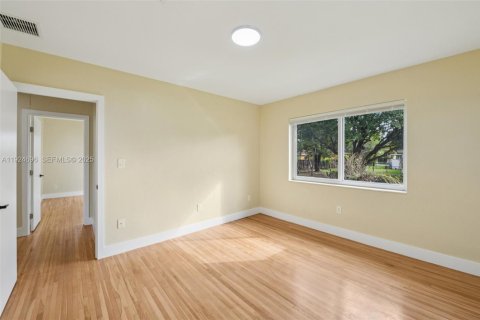 Casa en venta en Miami, Florida, 3 dormitorios, 142.05 m2 № 1983791 - foto 26