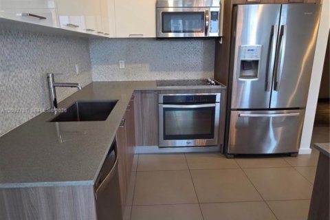 Copropriété à louer à Doral, Floride: 2 chambres, 89.19 m2 № 2377156 - photo 6