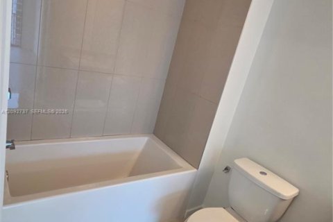 Copropriété à louer à Doral, Floride: 2 chambres, 89.19 m2 № 2377156 - photo 9