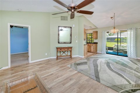 House in Englewood, Florida 2 bedrooms, 101.36 sq.m. № 1820679 - photo 3