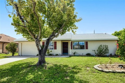 House in Englewood, Florida 2 bedrooms, 101.36 sq.m. № 1820679 - photo 1