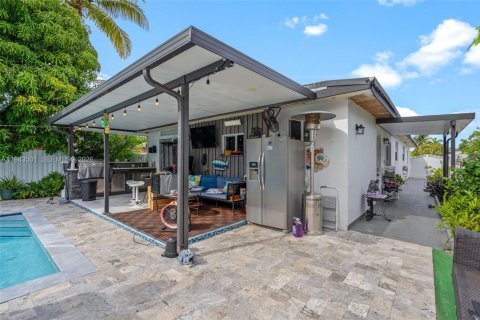Casa en venta en Hialeah, Florida, 3 dormitorios, 144 m2 № 2088774 - foto 8