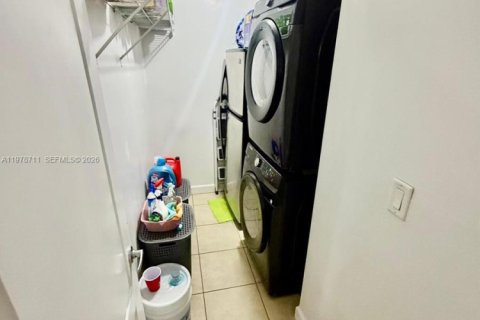 House in Homestead, Florida 3 bedrooms, 176.24 sq.m. № 2046003 - photo 8