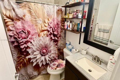 House in Homestead, Florida 3 bedrooms, 176.24 sq.m. № 2046003 - photo 16