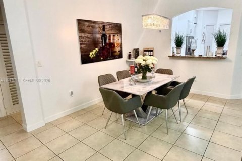 House in Homestead, Florida 3 bedrooms, 176.24 sq.m. № 2046003 - photo 23