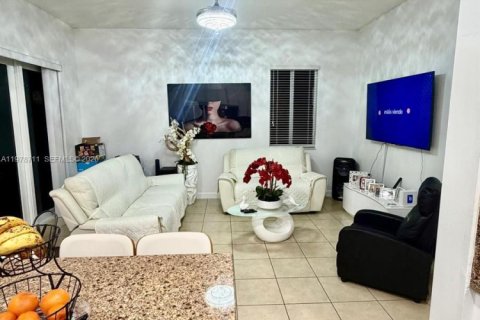 House in Homestead, Florida 3 bedrooms, 176.24 sq.m. № 2046003 - photo 17